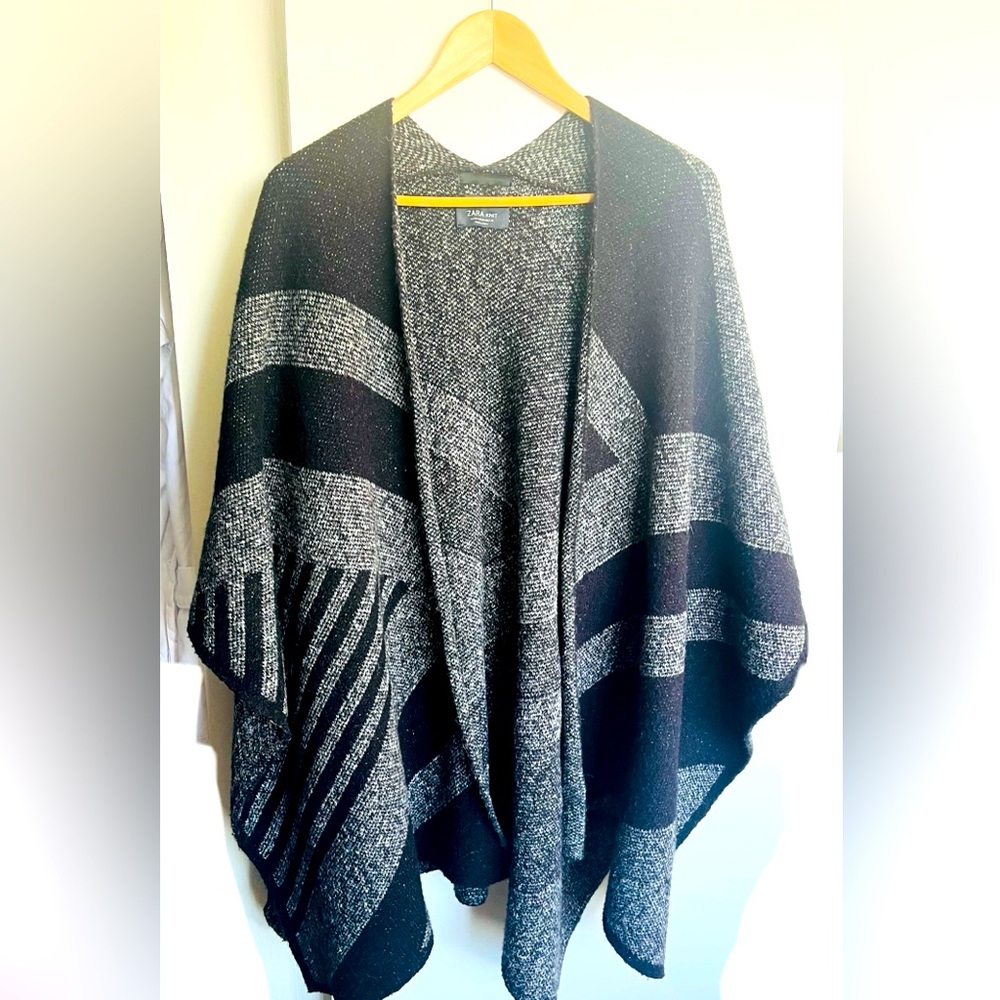 Zara knit sweater poncho